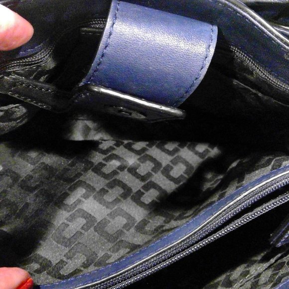 Handbag - Picture 8 of 10